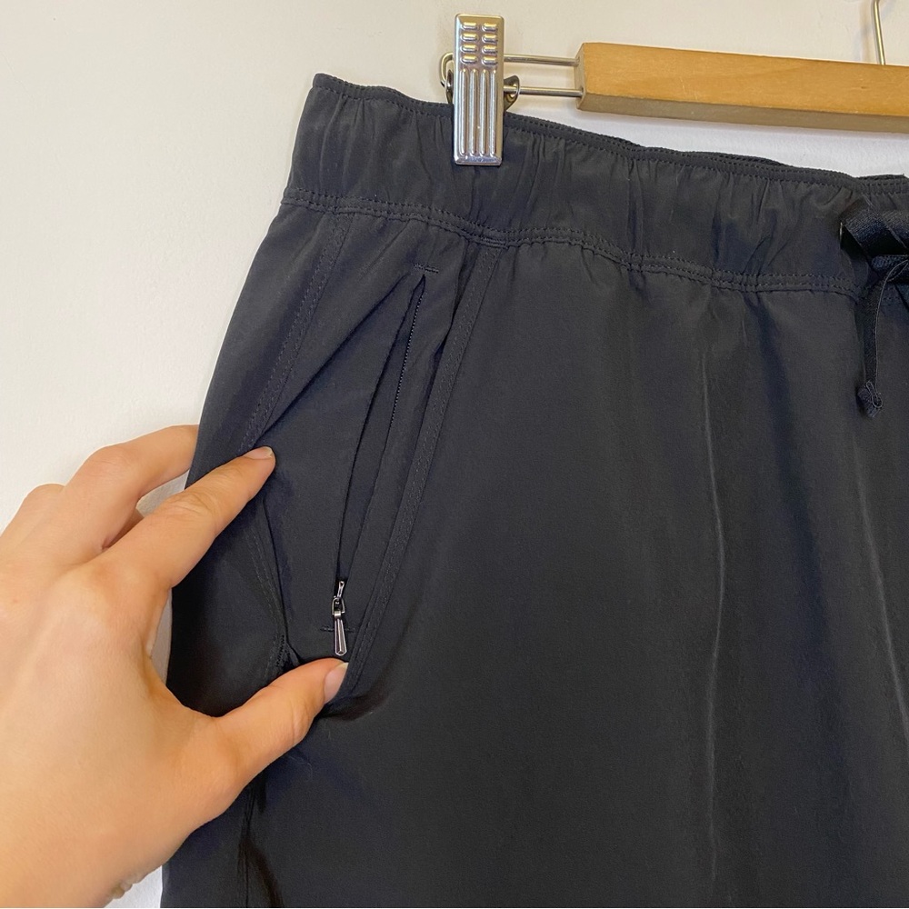 PATAGONIA Fleetwith Faux-Wrap Active Skort #58635 in Black Sz XL - Picture 5 of 13